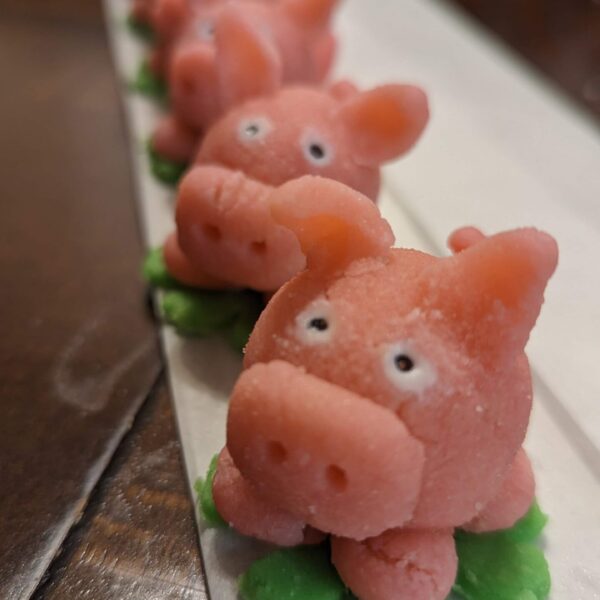 image of the New Years Treats lucky pigs