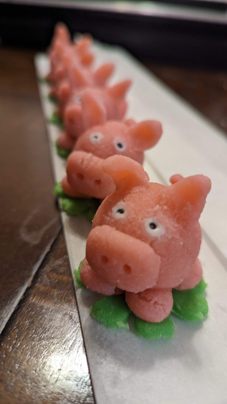 image of the New Years Treats lucky pigs