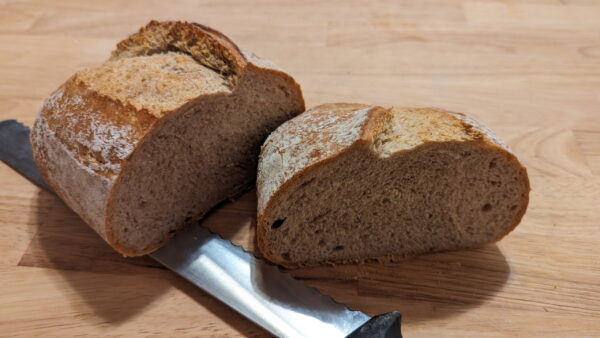 This picture shows the rustic country bread 600gr cut in half