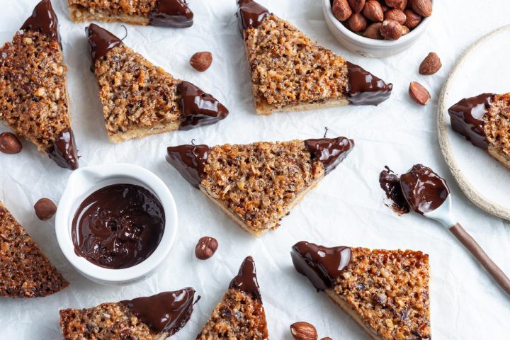 image of the Amazing German Nut Bars / Nut Corners / Nussecken, 2 corners dipped into chcolate